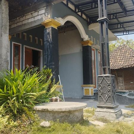 Hellsel Homestay Lamongan ภายนอก รูปภาพ